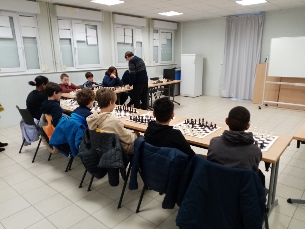 Echecs aux collège Fabre d'églantine