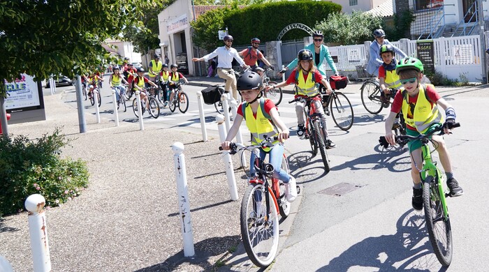 Elèves à vélo