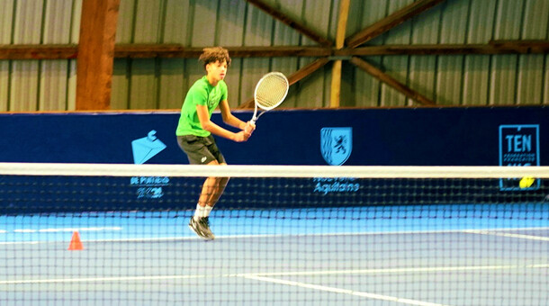 Joueur de tennis à l'entrainement