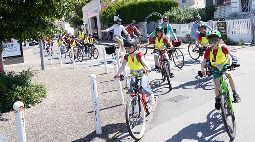 Elèves à vélo
